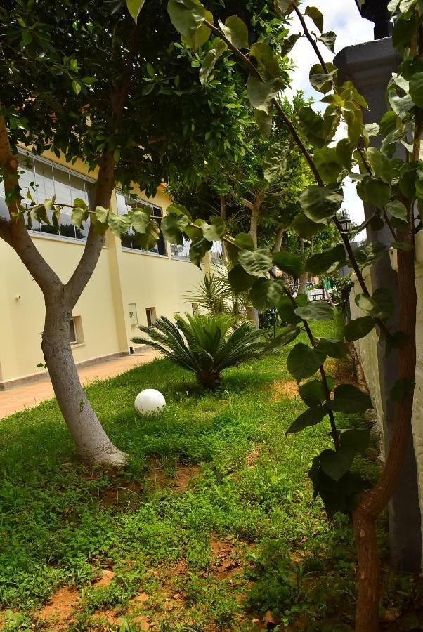 Nora Suit Hotel Side Exterior foto